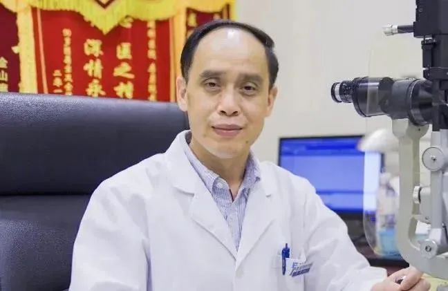 眼科专家李勇丨每一场手术都全力以赴，为无数患者带来光明