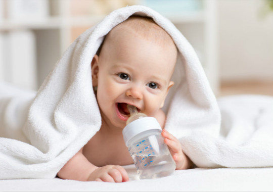 <b>母乳喂养宝宝可以喝水吗？</b>