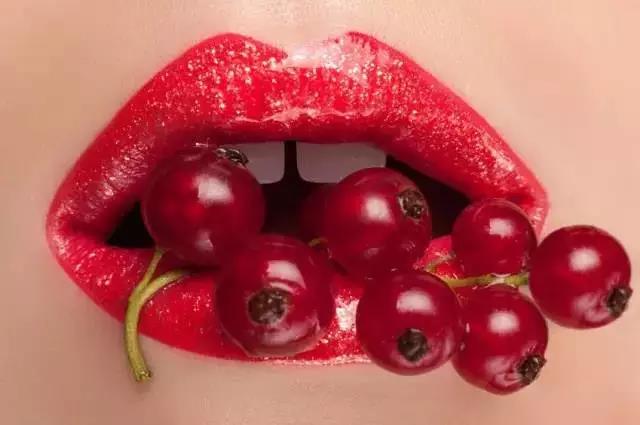 <b>吃掉的口红对身体伤害有多大？真相是这样的……</b>