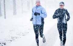 冬季跑步健身好处和注意事项