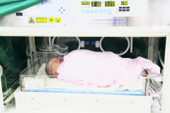 深圳港龙妇产医院成功完成一例新生儿重度窒息抢救