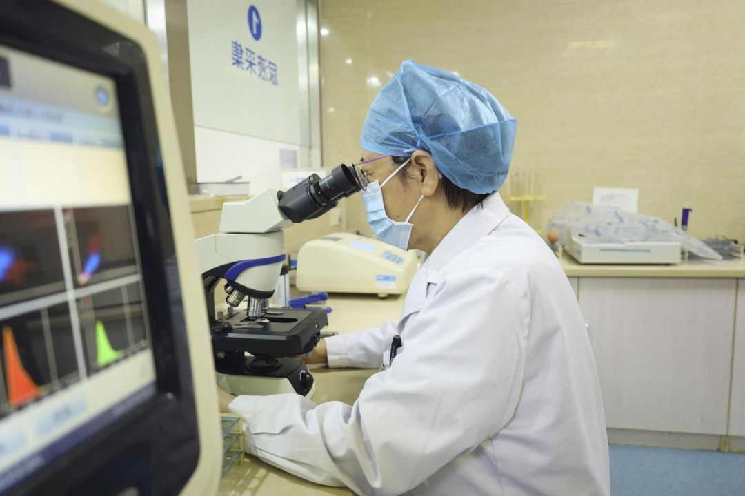 李诚英 | 行医以德为先,服务已诚为本_健康160