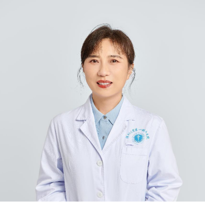 专家简介1数十载的风雨兼程,在医疗服务上,在科研上,在教学上,汪丽萍